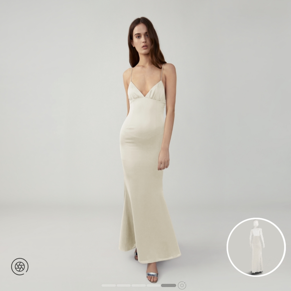 Fame and Partners Trine Gown in Champagne size 4 NWT